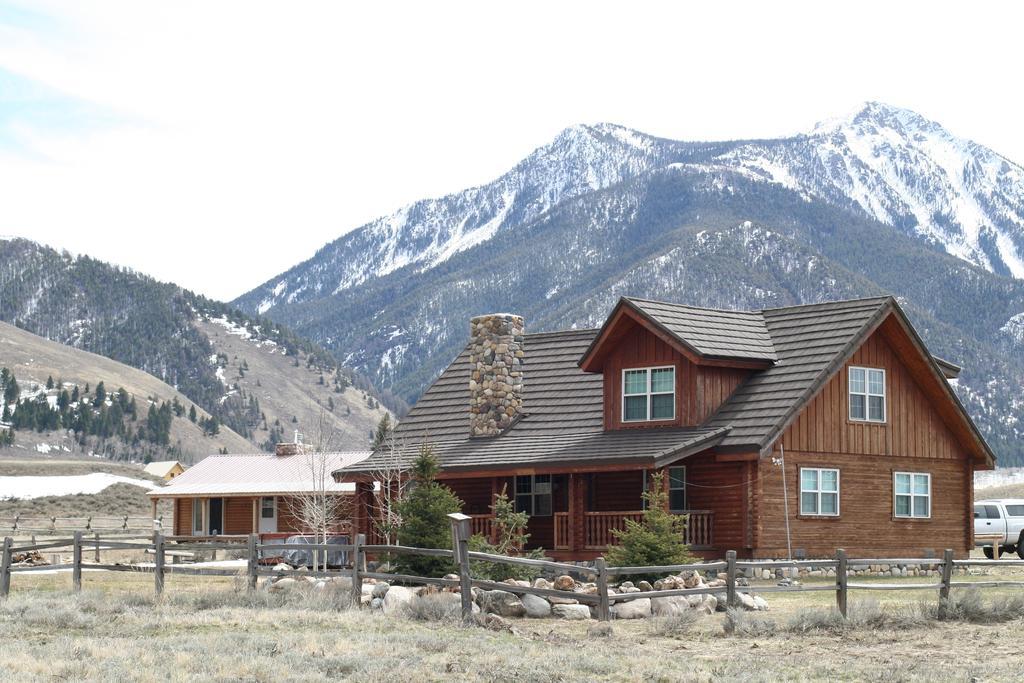 Montana Spirit Guest Lodge Cliff Lake Exterior photo
